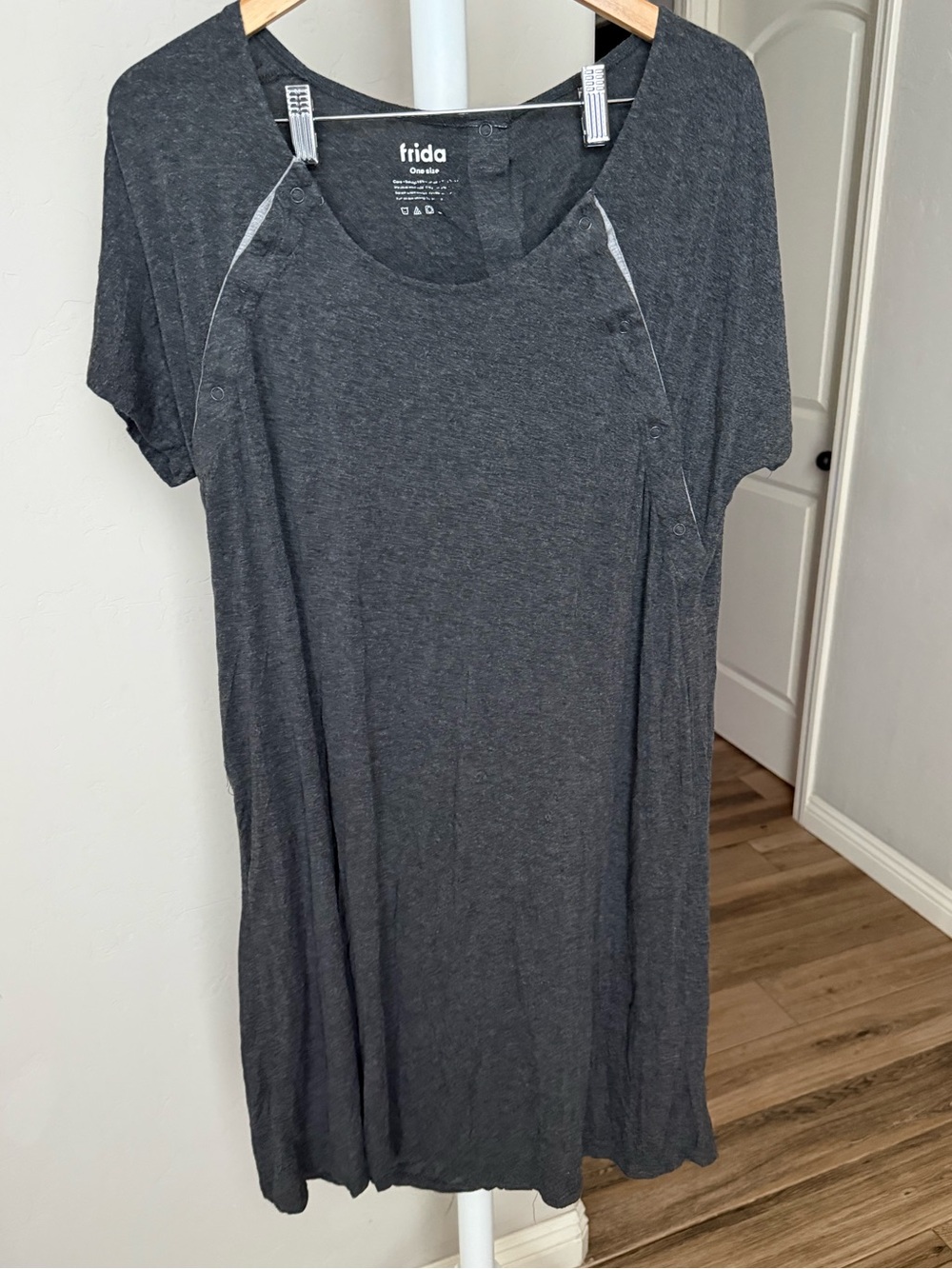 Frida Mom Delivery and Nursing Gown Women's One Size Gray Short Sleeve Pullover